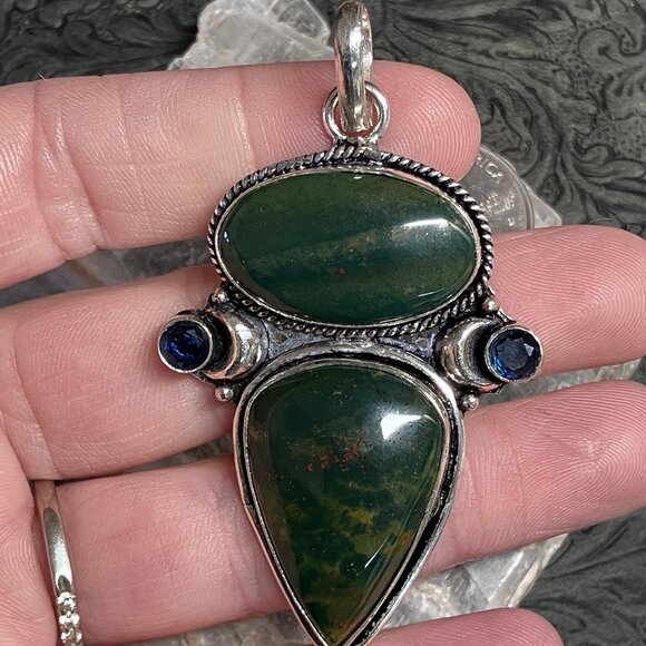 Heliotrope Bloodstone Crescent Moon Pendant Stone Crystal Jewelry - Picture 3 of 5